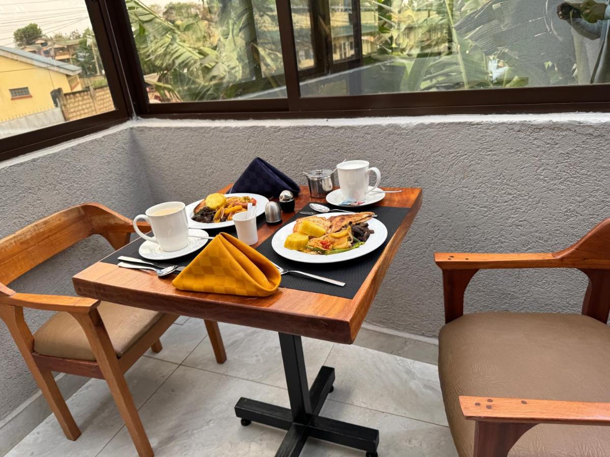 Canopy View dining